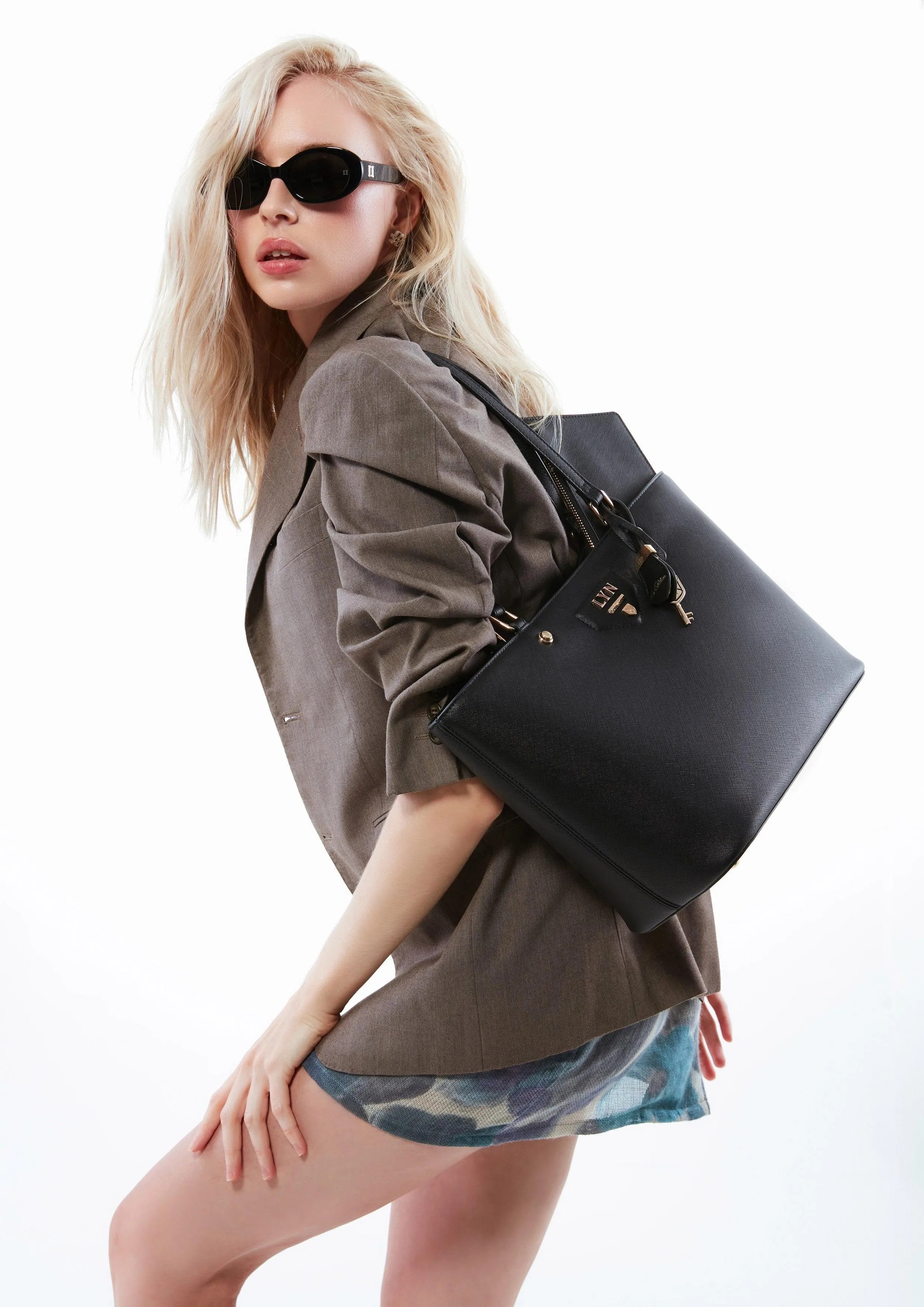 Carina Re-Edition L Tote Bag Black